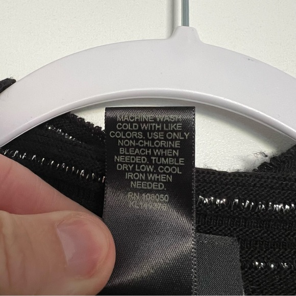 Lane Bryant Black and Silver Metallic Striped Tie Cardigan size 18/20 - Picture 4 of 6